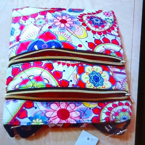 🚫‼️ SOLD 🚫‼️Viscose floral nylon small crossbody / fanny pack bag - Picture 2 of 5